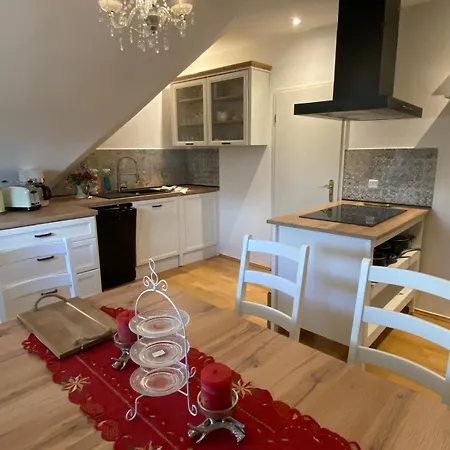 Apartment Monsieur Claude - Wohnen In Einer Historischen Suhl