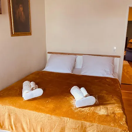 Apartment Monsieur Claude - Wohnen In Einer Historischen