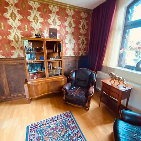 Monsieur Claude - Wohnen In Einer Historischen Apartment