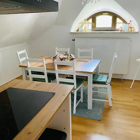 Apartment Monsieur Claude - Wohnen In Einer Historischen