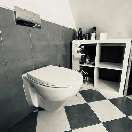 Apartment Monsieur Claude - Wohnen In Einer Historischen Suhl